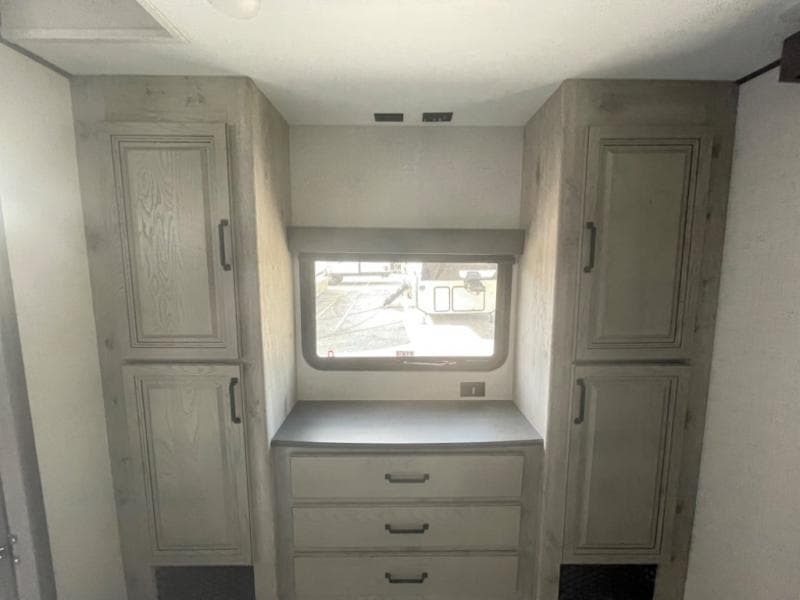 2025 Keystone RV 2025 Keystone RV Alpine Avalanche Edition - thumbnail 24