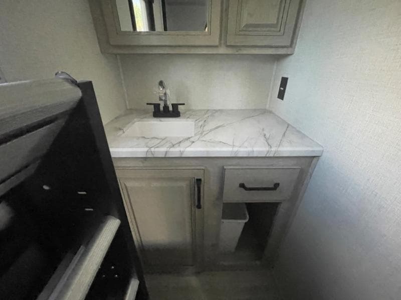 2025 Keystone RV 2025 Keystone RV Alpine Avalanche Edition - thumbnail 25