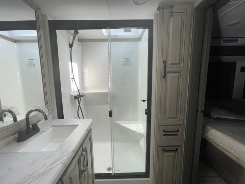 2025 Keystone RV 2025 Keystone RV Alpine Avalanche Edition - thumbnail 28