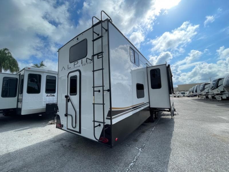 2025 Keystone RV 2025 Keystone RV Alpine Avalanche Edition - thumbnail 7