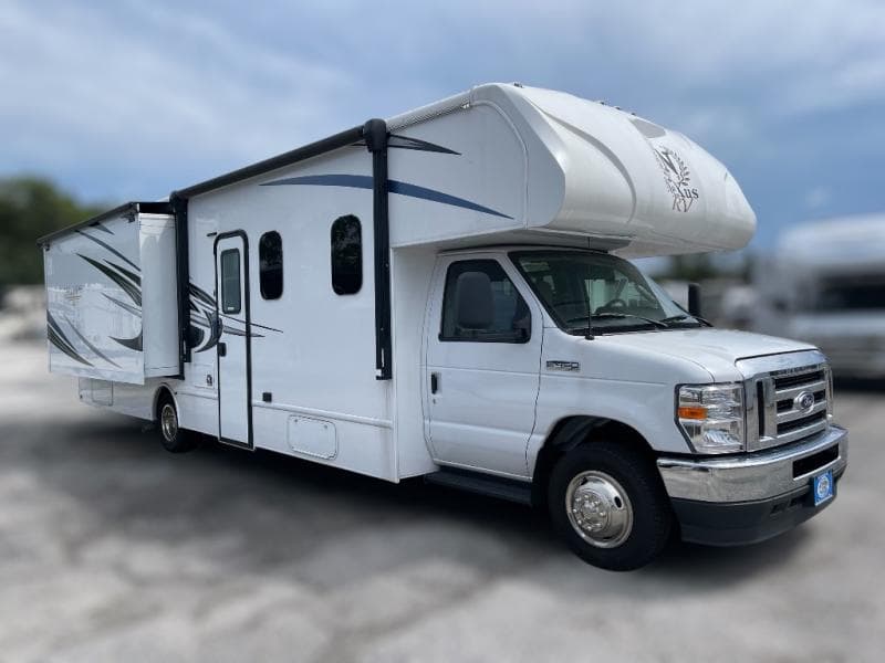 2025 Nexus RV Triumph 32T