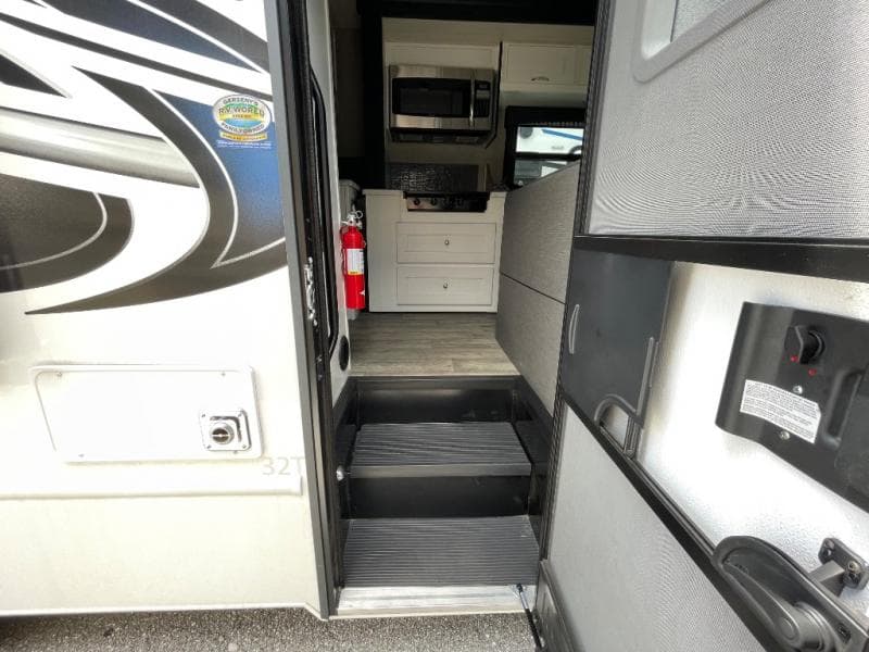 2025 Nexus RV 2025 Nexus RV Triumph - thumbnail 14