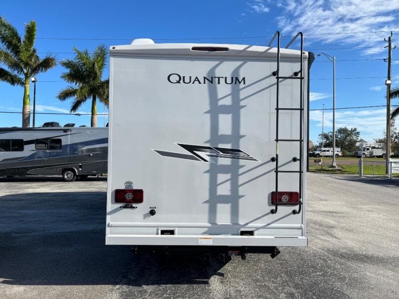 2025 Thor Motor Coach 2025 Thor Motor Coach Quantum - thumbnail 11