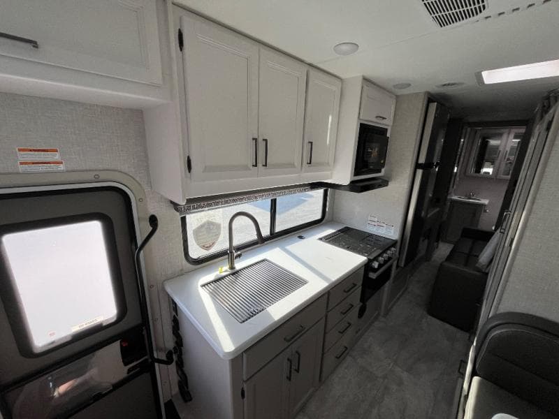 2025 Thor Motor Coach 2025 Thor Motor Coach Quantum - thumbnail 26