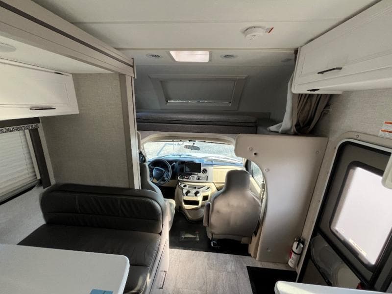 2025 Thor Motor Coach 2025 Thor Motor Coach Quantum - thumbnail 28