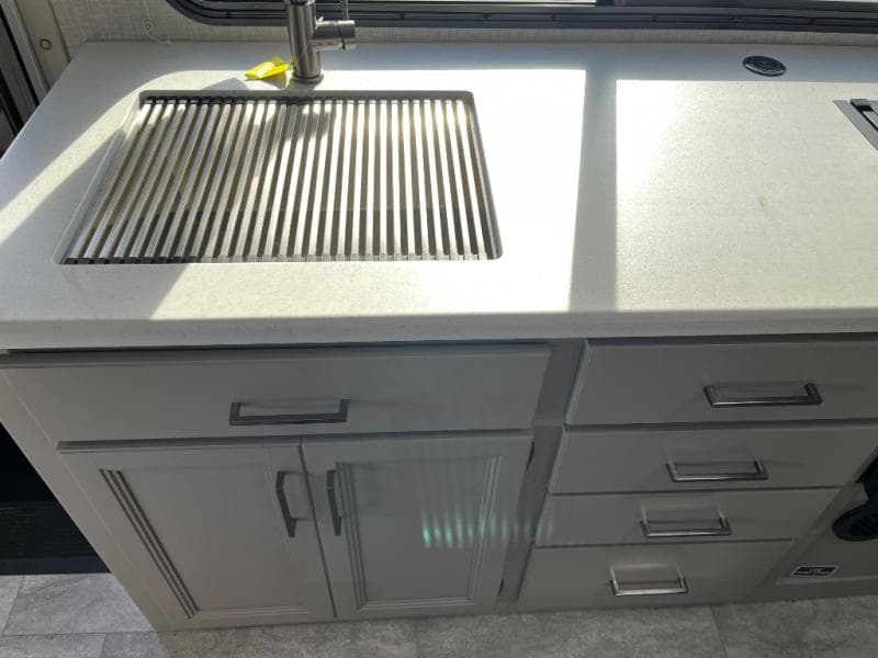 2025 Thor Motor Coach 2025 Thor Motor Coach Quantum - thumbnail 35