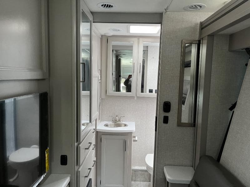 2025 Thor Motor Coach 2025 Thor Motor Coach Quantum - thumbnail 46