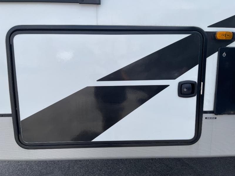 2023 Coachmen 2023 Coachmen Chaparral - thumbnail 14