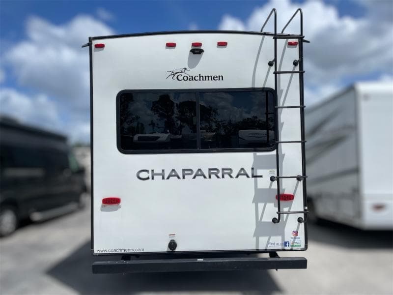 2023 Coachmen 2023 Coachmen Chaparral - thumbnail 5