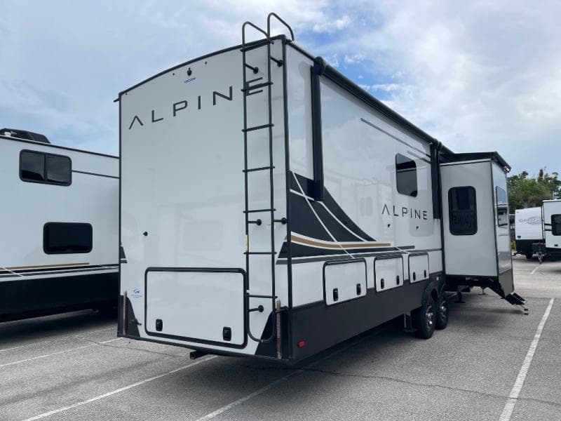2025 Keystone RV 2025 Keystone RV Alpine Avalanche Edition - thumbnail 5