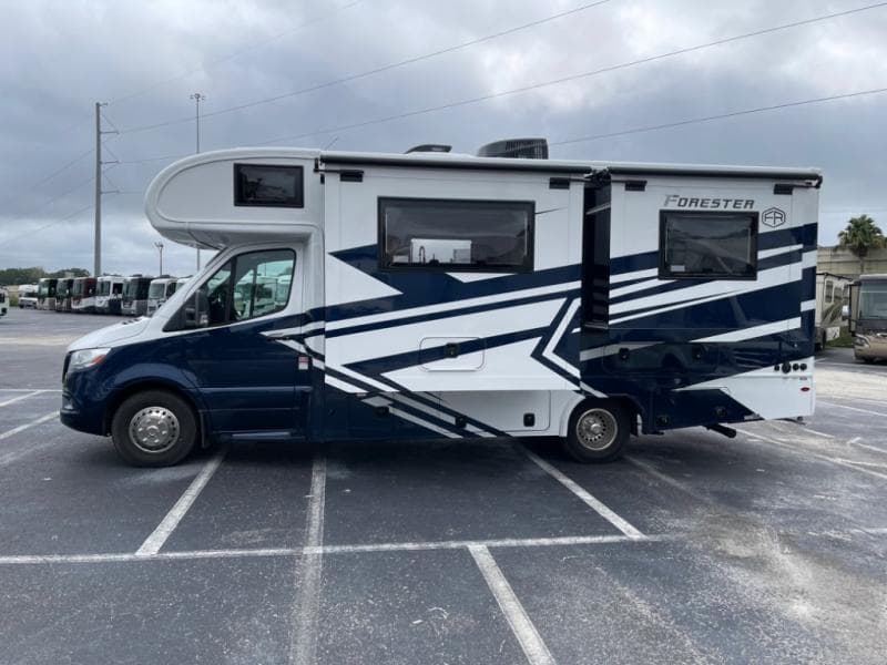 2025 Forest River 2025 Forest River Forester - thumbnail 4