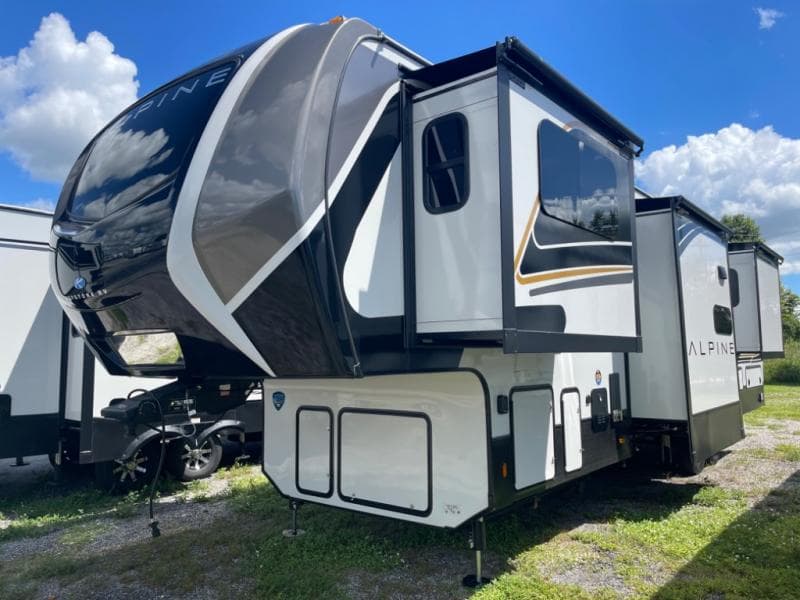 2025 Keystone RV 2025 Keystone RV Alpine - thumbnail 4