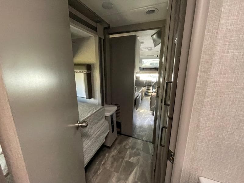 2024 Thor Motor Coach 2024 Thor Motor Coach Quantum - thumbnail 33