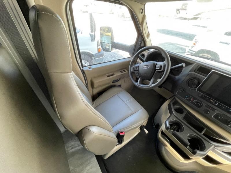 2024 Thor Motor Coach 2024 Thor Motor Coach Quantum - thumbnail 7