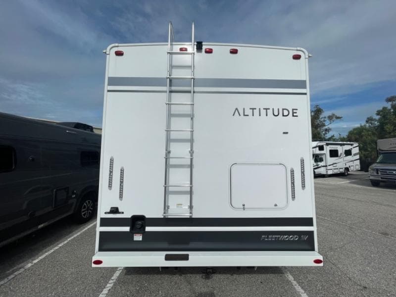2025 Fleetwood RV 2025 Fleetwood RV Altitude - thumbnail 9