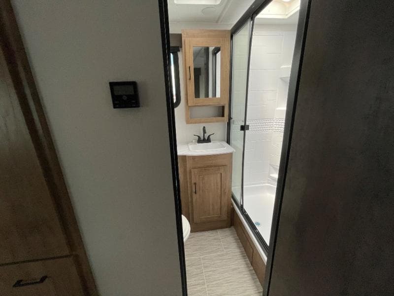 2025 Coachmen 2025 Coachmen Freedom Express Ultra Lite - thumbnail 35