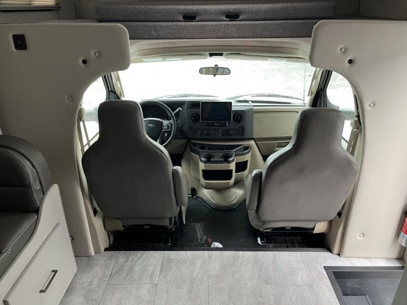 2025 Thor Motor Coach 2025 Thor Motor Coach Quantum - thumbnail 17