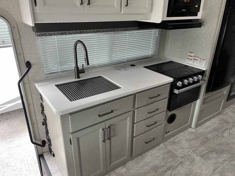 2025 Thor Motor Coach 2025 Thor Motor Coach Quantum - thumbnail 21