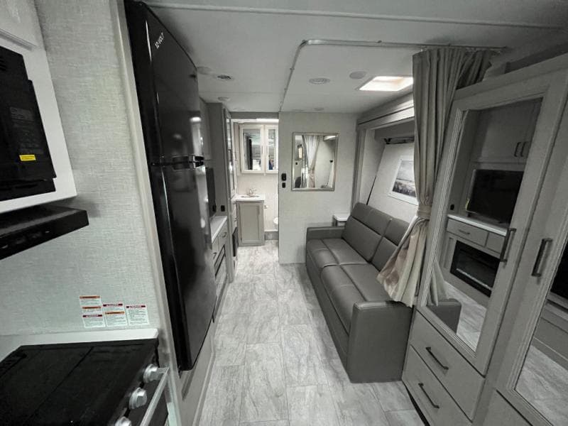 2025 Thor Motor Coach 2025 Thor Motor Coach Quantum - thumbnail 25