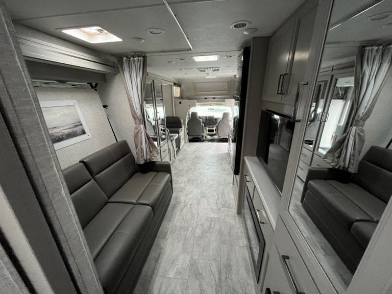 2025 Thor Motor Coach 2025 Thor Motor Coach Quantum - thumbnail 26