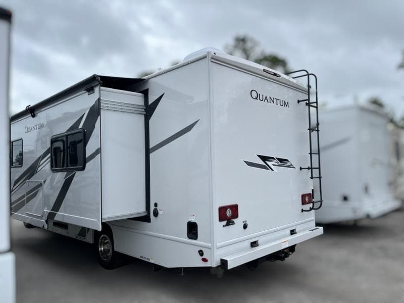 2025 Thor Motor Coach 2025 Thor Motor Coach Quantum - thumbnail 6