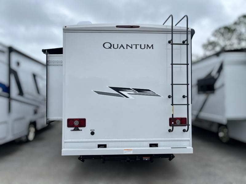 2025 Thor Motor Coach 2025 Thor Motor Coach Quantum - thumbnail 7
