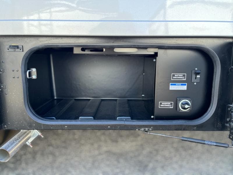 2025 Winnebago 2025 Winnebago Navion - thumbnail 12