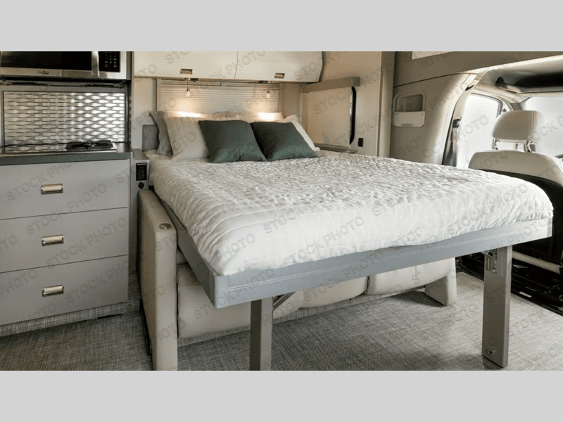 2025 Winnebago 2025 Winnebago Navion - thumbnail 35