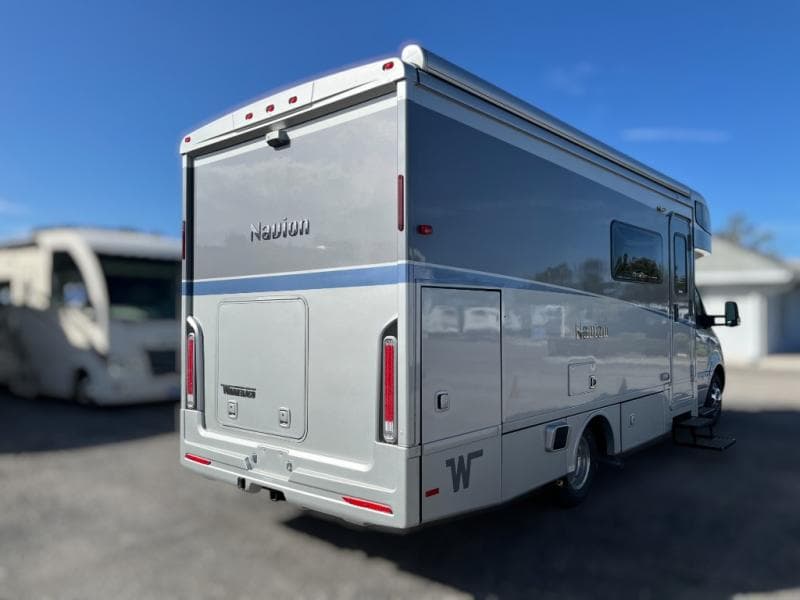 2025 Winnebago 2025 Winnebago Navion - thumbnail 9