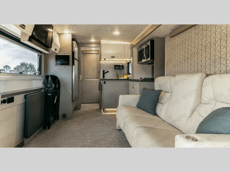 2025 Winnebago 2025 Winnebago Navion - thumbnail 22