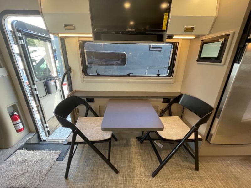 2025 Winnebago 2025 Winnebago View - thumbnail 15