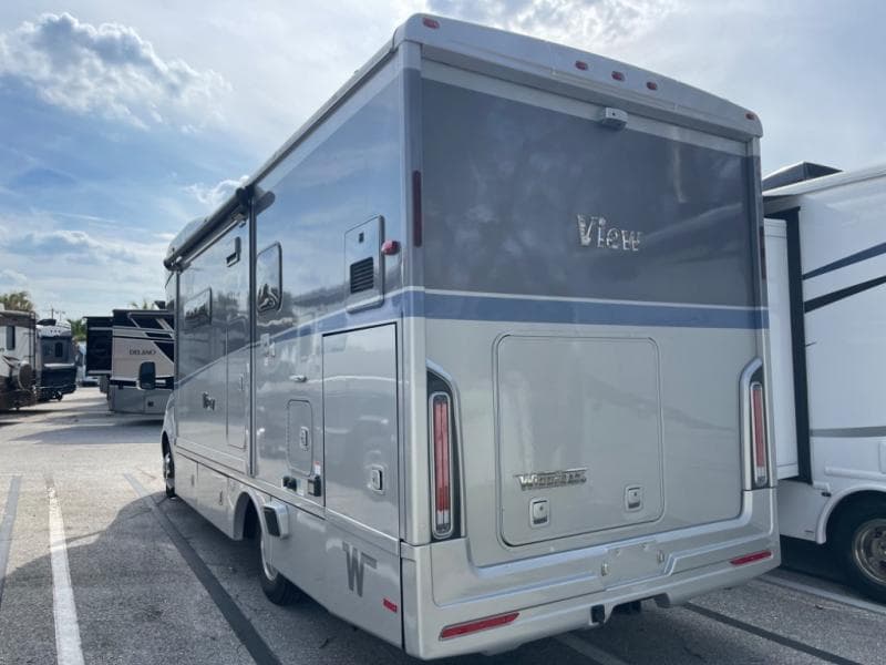 2025 Winnebago 2025 Winnebago View - thumbnail 6