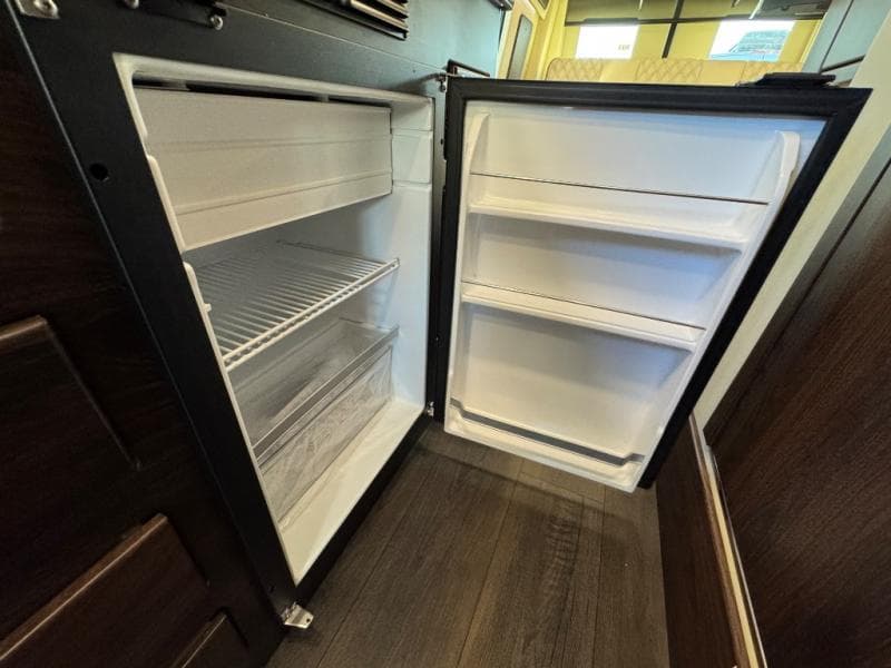 2025 Midwest Automotive Designs 2025 Midwest Automotive Designs Passage - thumbnail 18