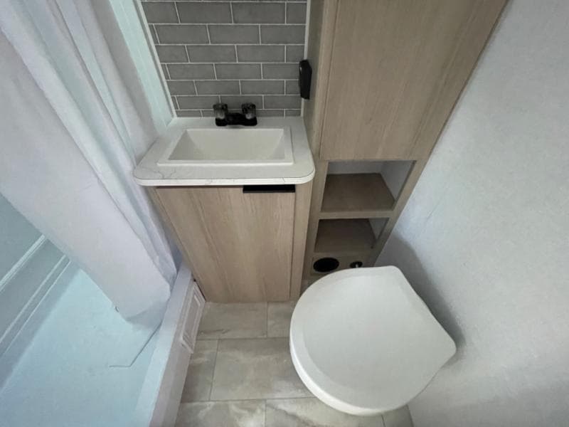 2025 Dutchmen 2025 Dutchmen Kodiak - thumbnail 18