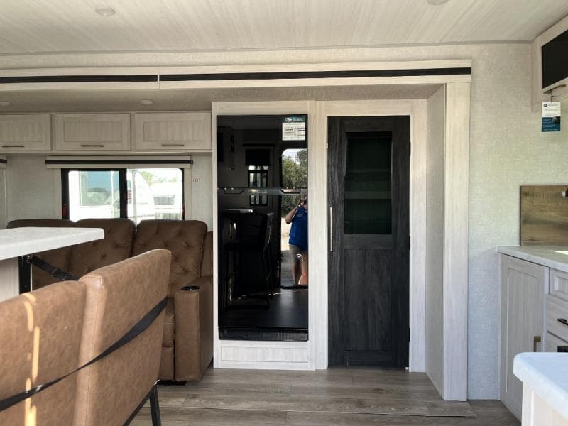 2025 Surveyor 2025 Surveyor SURVEYOR GRAND - thumbnail 11