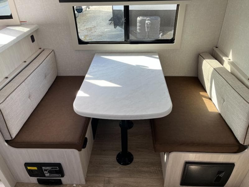 2025 Surveyor 2025 Surveyor SURVEYOR GRAND - thumbnail 20