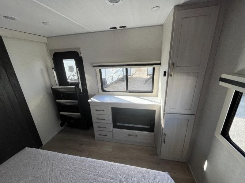 2025 Surveyor 2025 Surveyor SURVEYOR GRAND - thumbnail 36