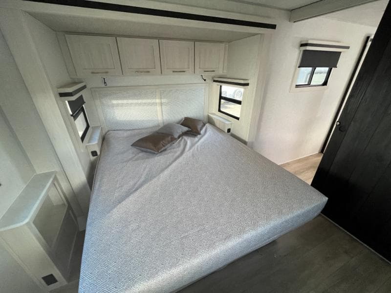 2025 Surveyor 2025 Surveyor SURVEYOR GRAND - thumbnail 37