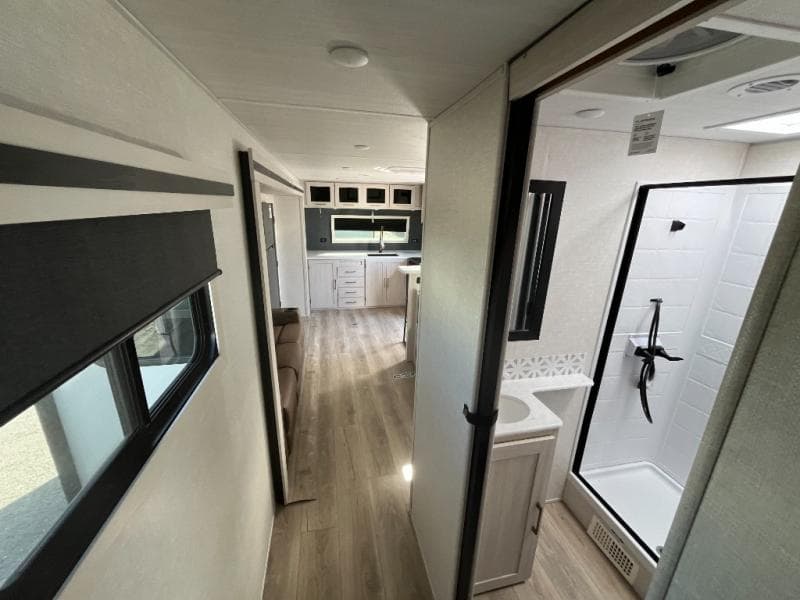 2025 Surveyor 2025 Surveyor SURVEYOR GRAND - thumbnail 39