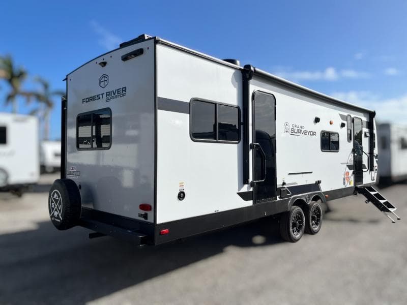 2025 Surveyor 2025 Surveyor SURVEYOR GRAND - thumbnail 8