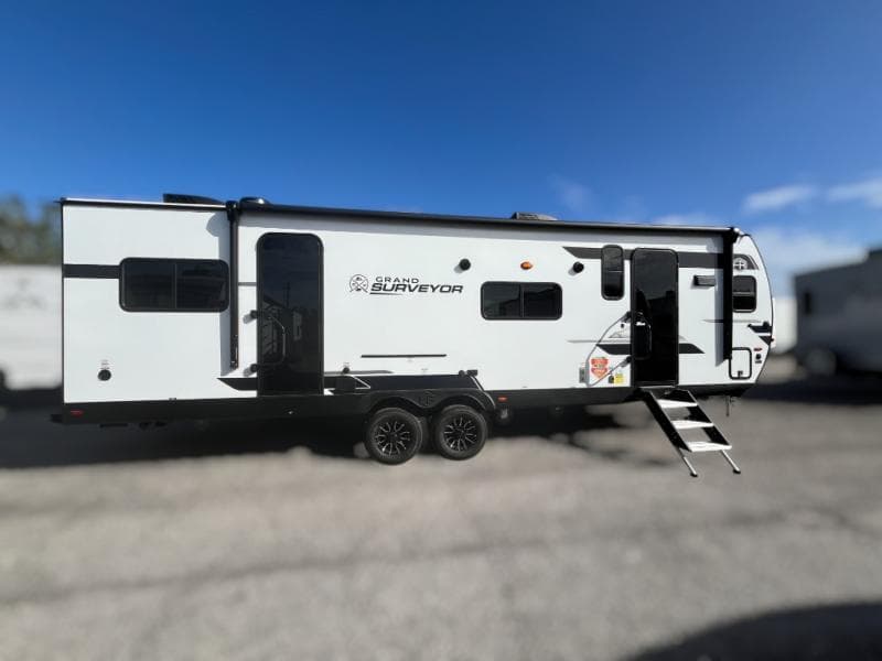 2025 Surveyor 2025 Surveyor SURVEYOR GRAND - thumbnail 9