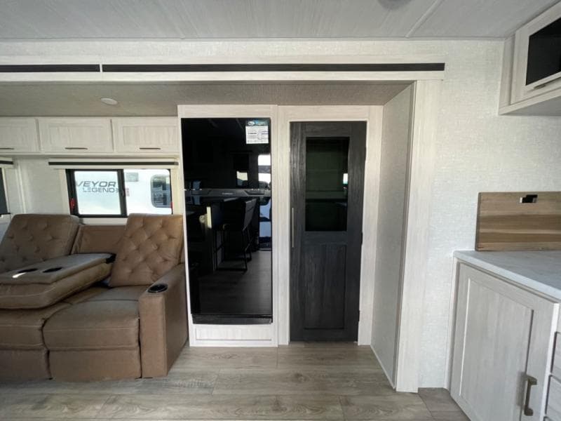 2025 Forest River 2025 Forest River Grand Surveyor - thumbnail 12