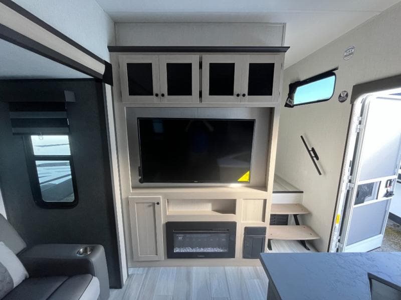 2025 Forest River 2025 Forest River Cardinal - thumbnail 28