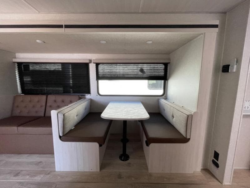 2025 Surveyor 2025 Surveyor Legend - thumbnail 12