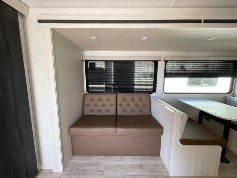 2025 Surveyor 2025 Surveyor Legend - thumbnail 13