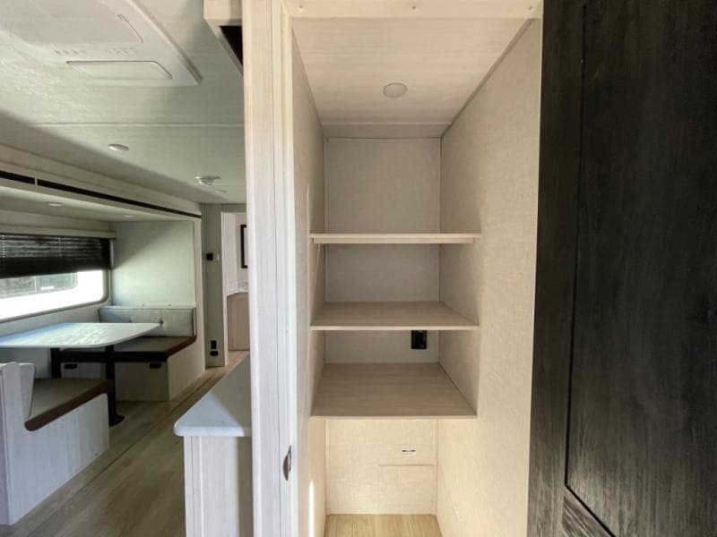 2025 Surveyor 2025 Surveyor Legend - thumbnail 17