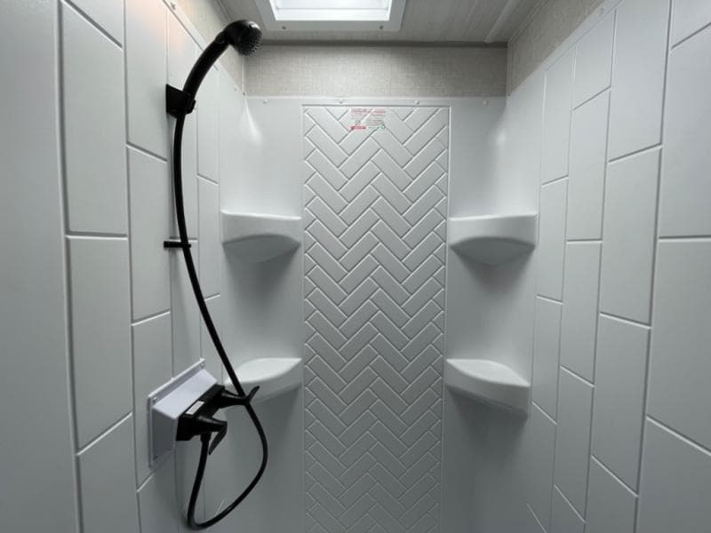 2025 Surveyor 2025 Surveyor Legend - thumbnail 19