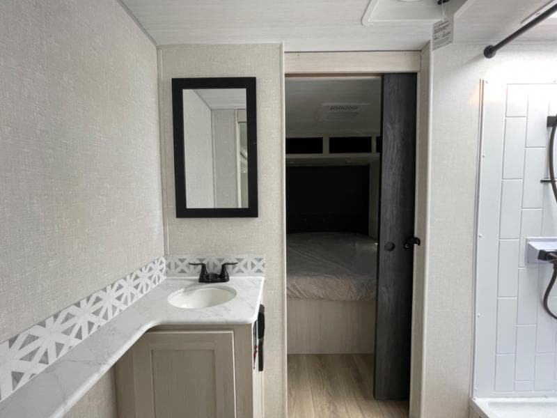 2025 Surveyor 2025 Surveyor Legend - thumbnail 22