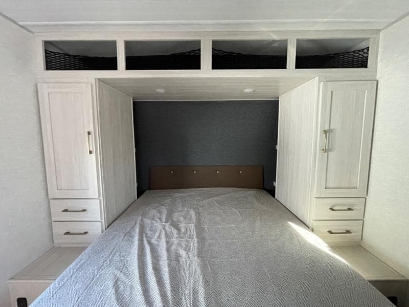 2025 Surveyor 2025 Surveyor Legend - thumbnail 23