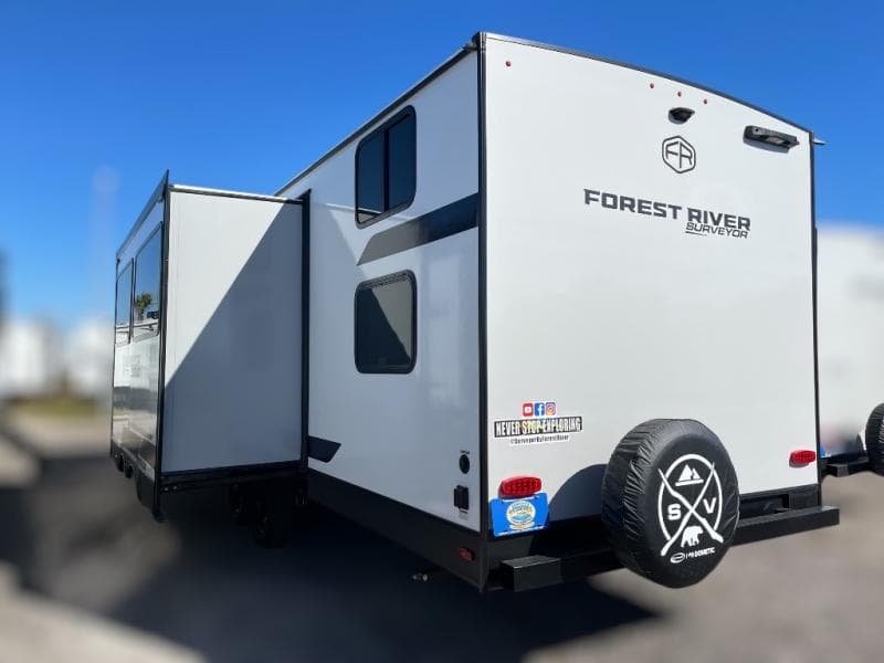 2025 Surveyor 2025 Surveyor Legend - thumbnail 5